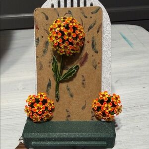 PRETTY Vintage orange & yellow Flower enamel Brooch & clip on earrings set